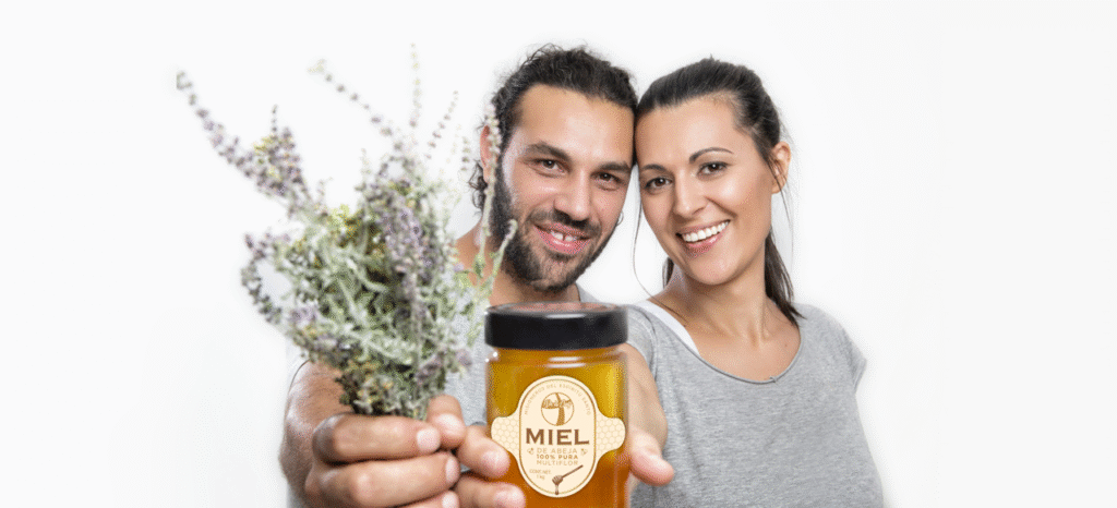 bee-naturalles-mWftCrzvGzE-unsplash Large